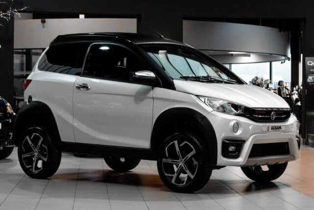 Aixam Crossover Premium Emotion 2023 Brommobiel Occasion Parelmoerwit Metallic