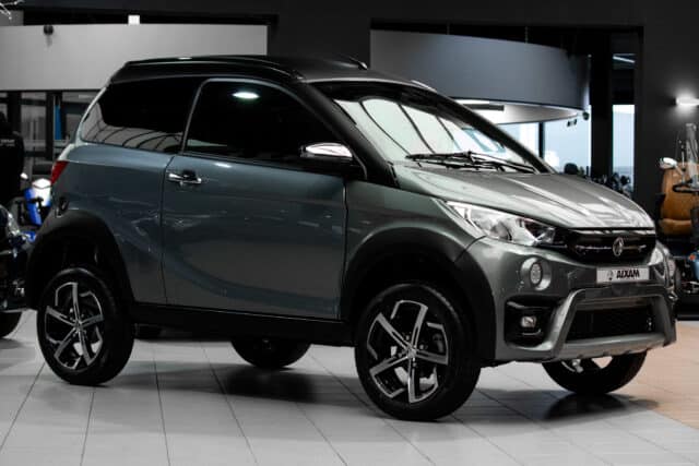 Aixam Crossover Premium Emotion 2022 Brommobiel Occasion Titaniumgrijs Metallic