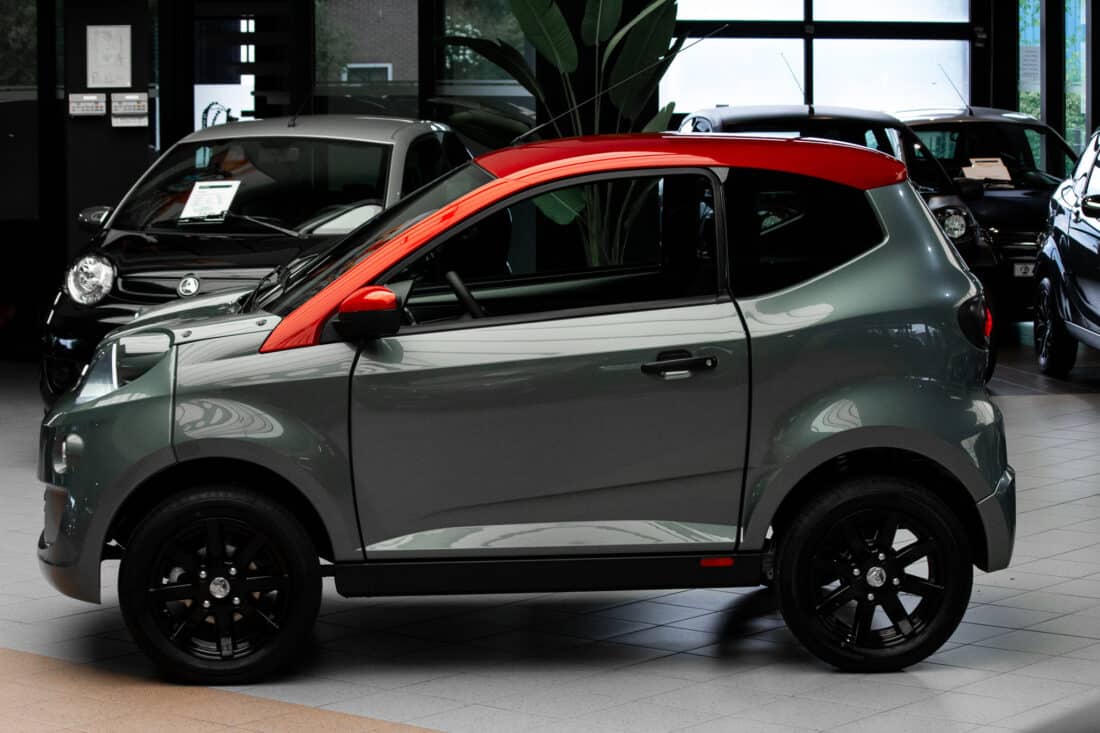 Aixam E Minauto Chic 2026 Brommobiel Elektrisch Nieuw Titianium Dak Rood
