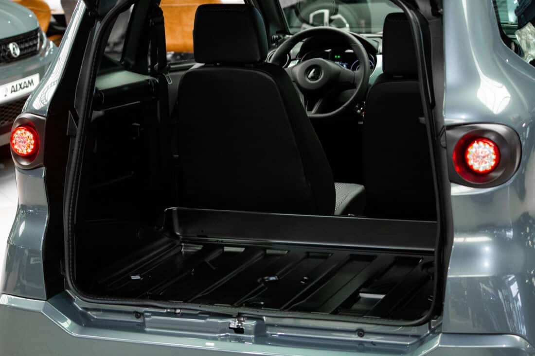 Aixam E Minauto Chic 2026 Brommobiel Elektrisch Nieuw Titianium Dak Rood