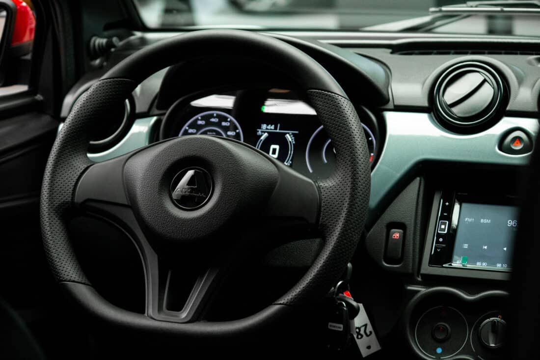 Aixam E Minauto Chic 2026 Brommobiel Elektrisch Nieuw Titianium Dak Rood