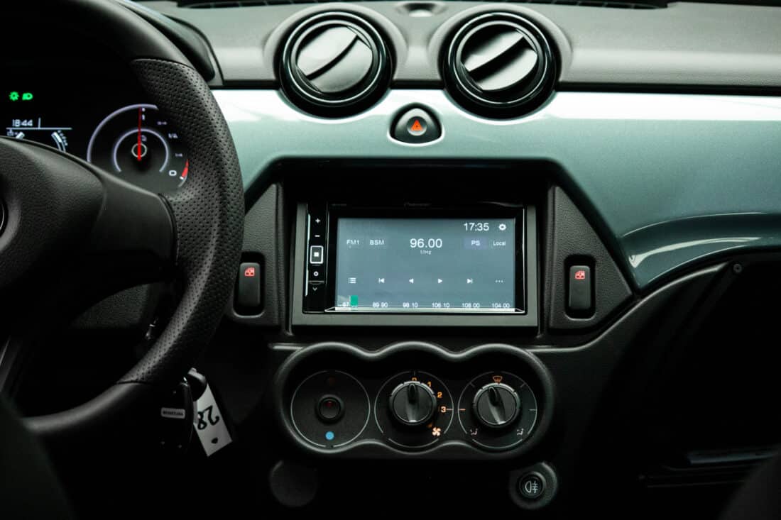 Aixam E Minauto Chic 2026 Brommobiel Elektrisch Nieuw Titianium Dak Rood