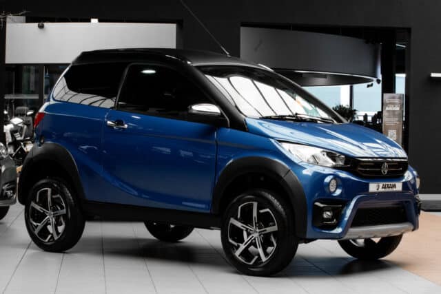 Aixam Crossover Premium Emotion 2023 Brommobiel Occasion Saffierblauw Metallic