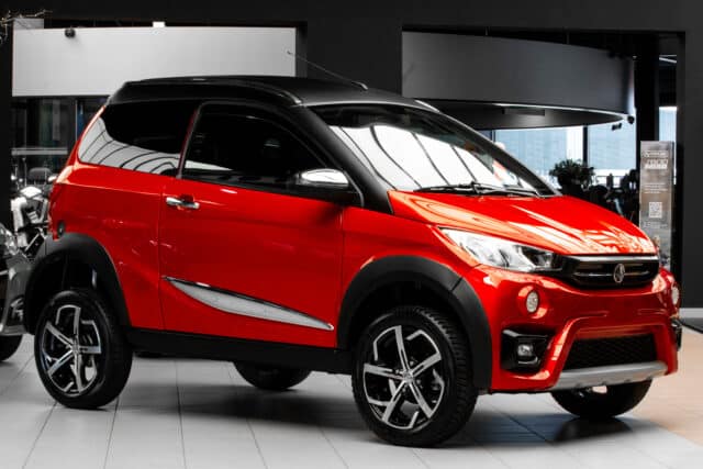 Aixam Crossover Premium Emotion 2021 Brommobiel Occasion Parelmoerrood Metallic