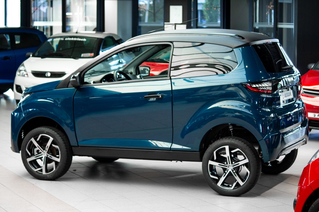 Aixam Crossover Premium Ambition E5 2026 Brommobiel Mallard Blauw