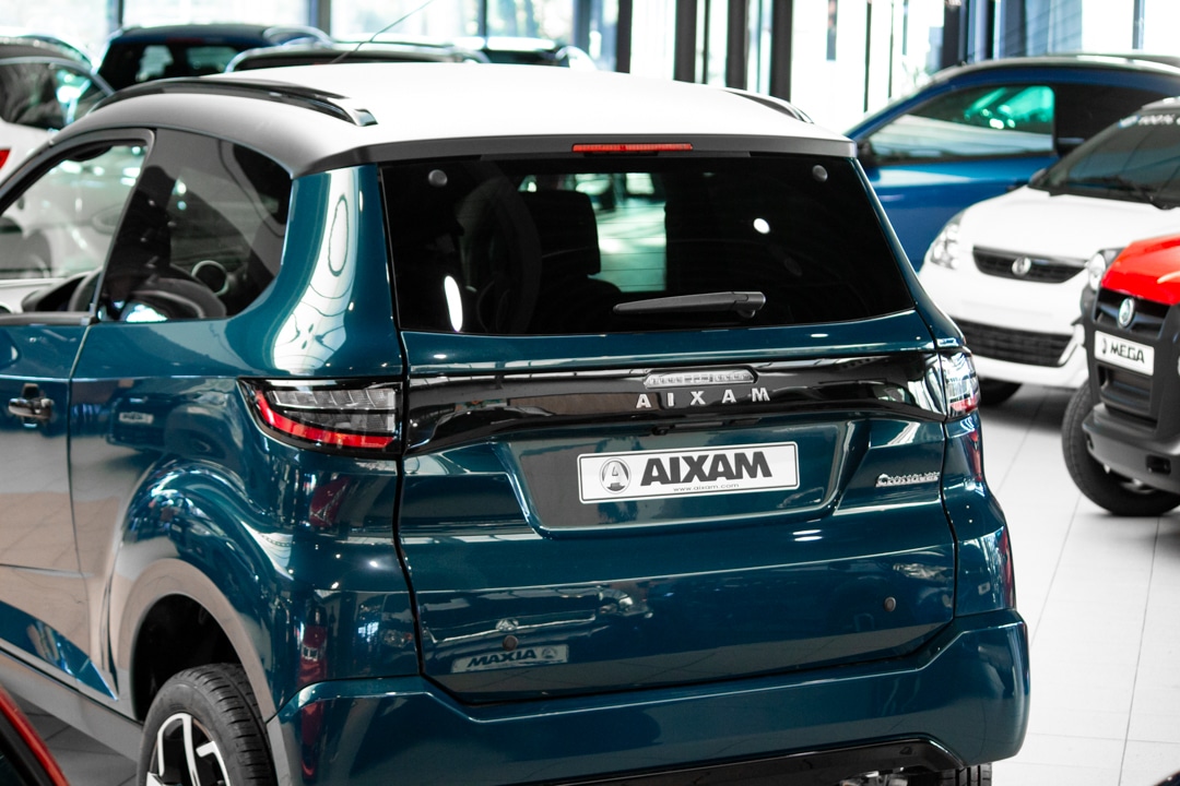 Aixam Crossover Premium Ambition E5 2026 Brommobiel Mallard Blauw
