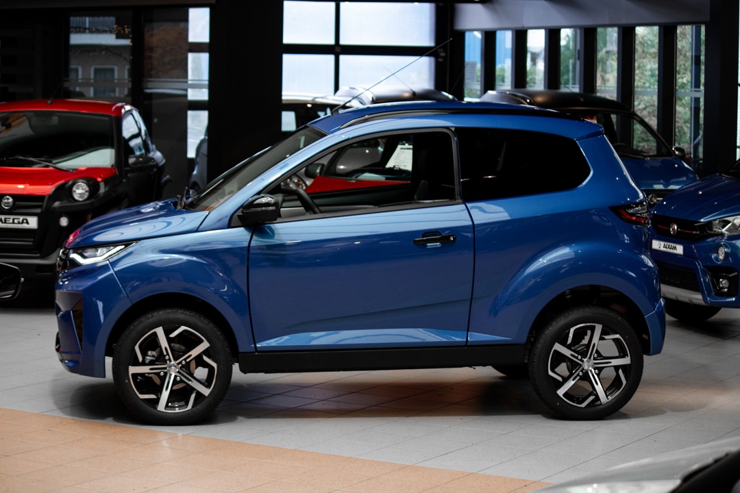 Aixam E Crossover Premium Ambition 2025 Brommobiel Elektrisch Saffierblauw Metallic Aixam E Crossover Premium Ambition 2025 Brommobiel Elektrisch Saffierblauw Metallic