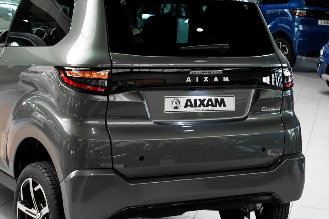 Aixam Crossover Premium Ambition E5 2026 Brommobiel Titaniumgrijs Metallic