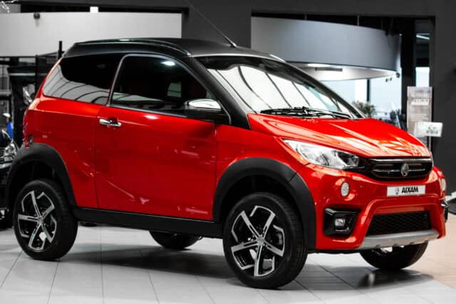 Aixam Crossover Premium Emotion 2021 Brommobiel Occasion Parelmoerrood Metallic