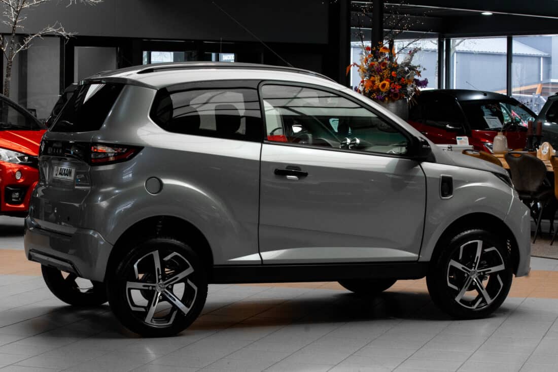 Aixam E Crossover Premium Ambition 2026 Brommobiel Elektrisch Zilvergrijs Metallic
