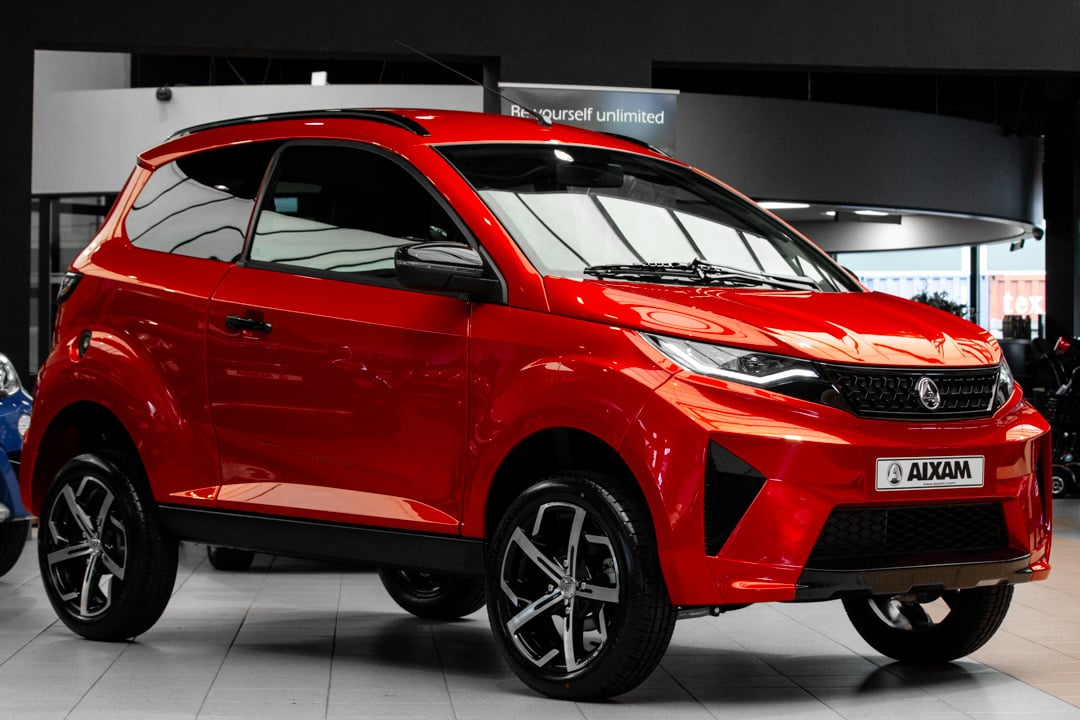 Aixam Crossover Premium Ambition E5 2026 Brommobiel Parelmoerrood Metallic