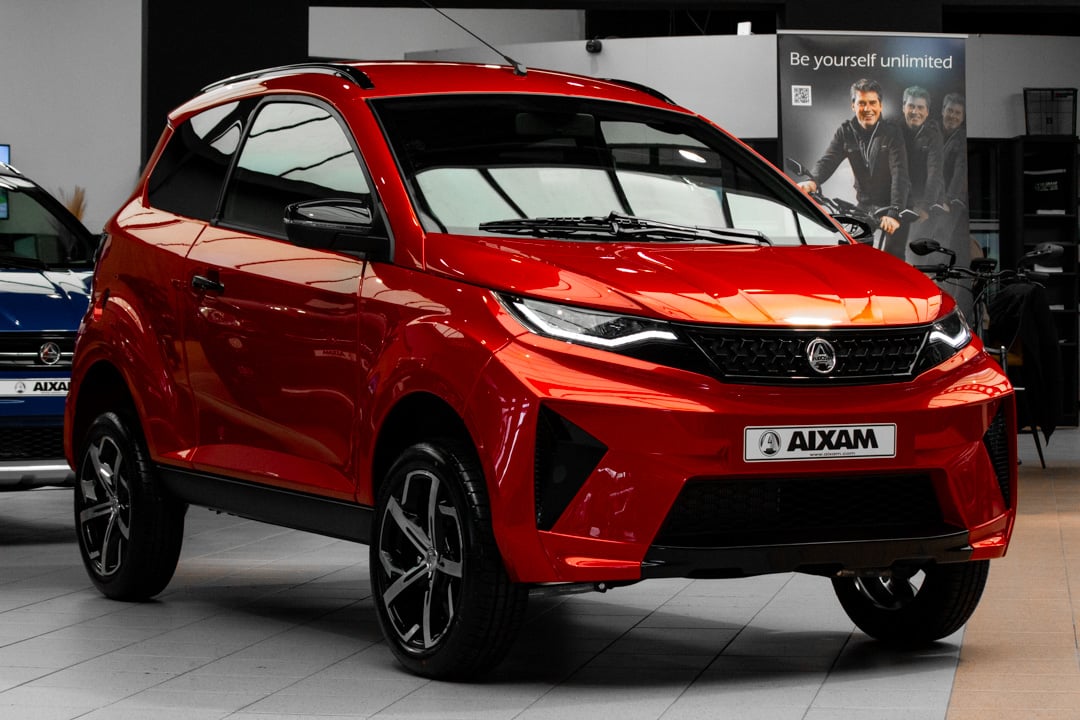 Aixam Crossover Premium Ambition E5 2026 Brommobiel Parelmoerrood Metallic