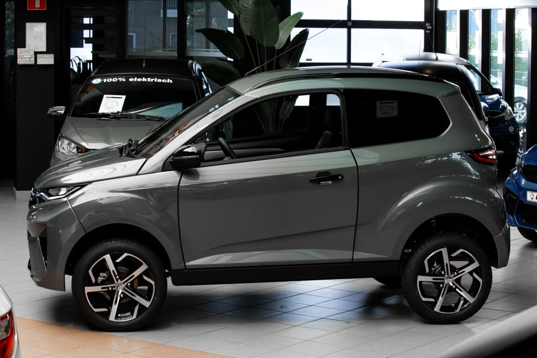Aixam E Crossover Premium Ambition 2026 Brommobiel Elektrisch Titaniumgrijs Metallic