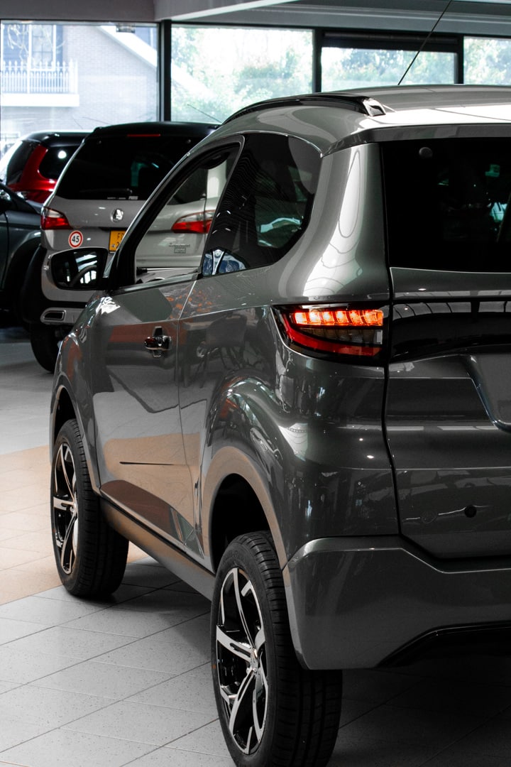 Aixam E Crossover Premium Ambition 2026 Brommobiel Elektrisch Titaniumgrijs Metallic