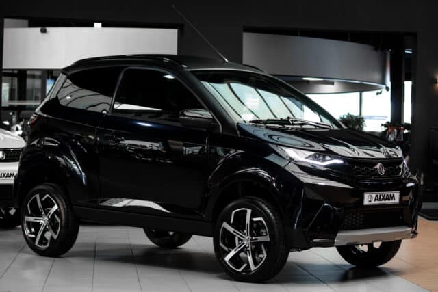 Aixam Crossover Premium Ambition E5 2026 Brommobiel Zwart Metallic