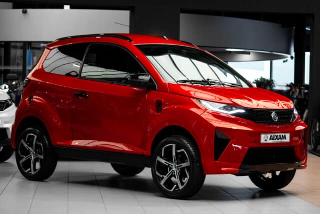 Aixam E Crossover Premium Ambition 2025 Brommobiel Occasion Parelmoerrood Metallic 100 Elektrisch