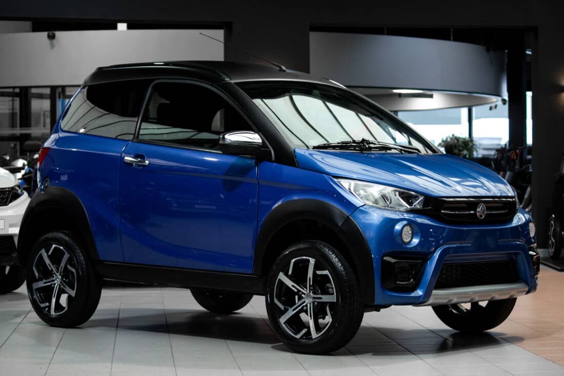 Aixam Crossover Premium Emotion 2021 Brommobiel Occasion Saffierblauw Metallic