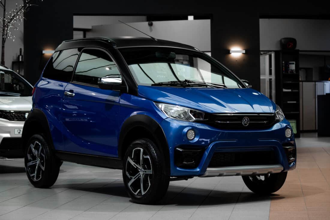 Aixam Crossover Premium Emotion 2021 Brommobiel Occasion Saffierblauw Metallic