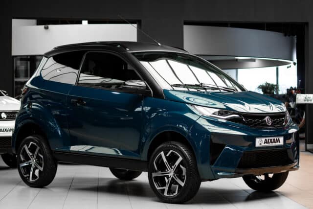 Aixam Crossover Premium Ambition 2025 Brommobiel Occasion Mallardblauw Metallic