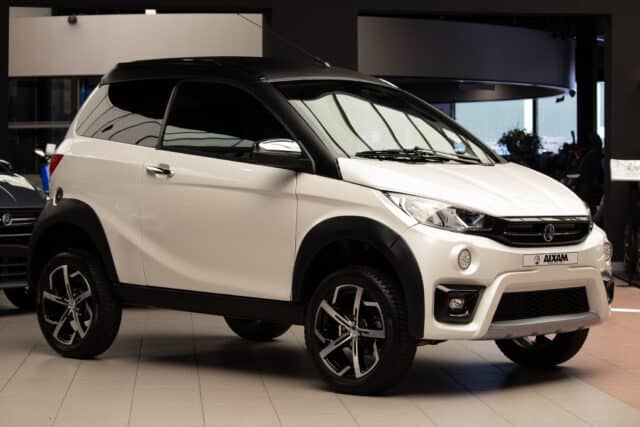 Aixam Crossover Premium Emotion 2023 Brommobiel Occasion Parelmoer Wit