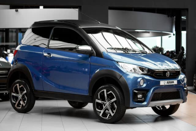 Aixam Crossover Premium Emotion 2021 Brommobiel Occasion Saffierblauw Metallic