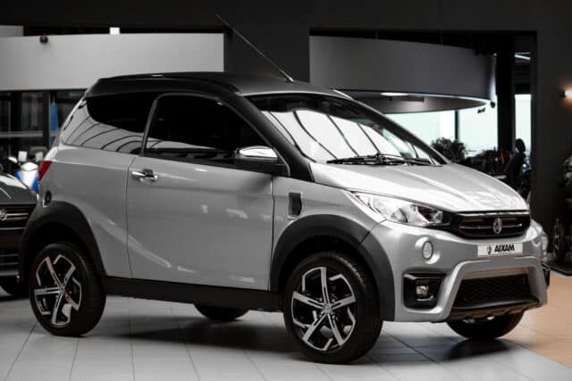 Aixam E Crossover Premium Emotion 2024 Elektrische Brommobiel Occasion Zilvergrijs Metallic