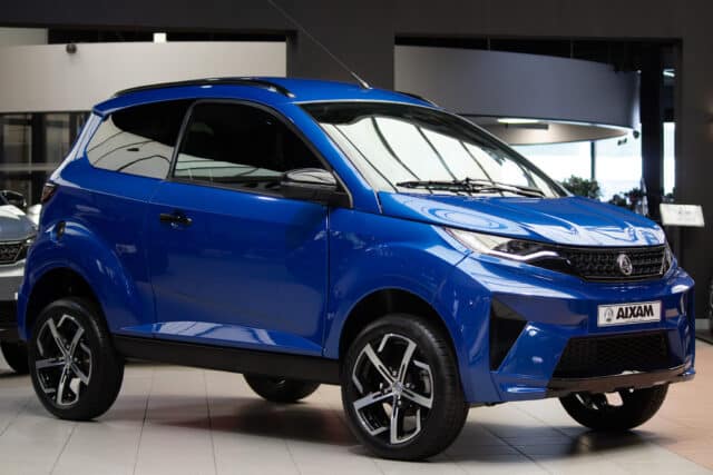 Aixam Crossover Premium Ambition E5 2025 Brommobiel Occasion Saffier Blauw